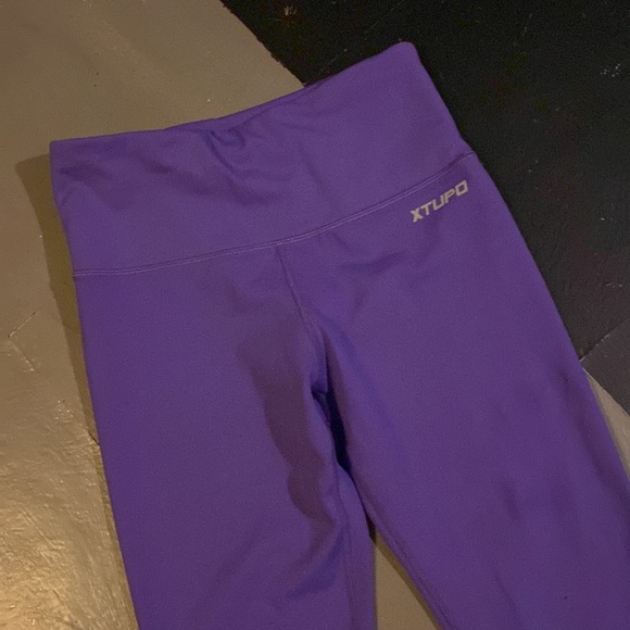 NWOT XTUPO high rise cropped leggings with UPF 50+ material size women’s small - Picture 7 of 10